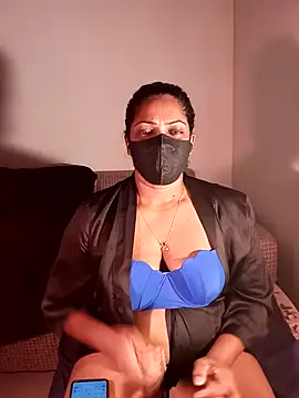 Snapshot of Kim_kardashia1 chatting on 01.02.25 Kim kardashia1 online show from 01.02.25