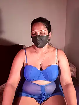 Snapshot of Kim_kardashia1 chatting on 01.04.25 Kim kardashia1 online show from 01.04.25