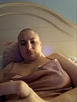 Snapshot of MilfyMrsRobinson chatting on 05.02.26 MilfyMrsRobinson online show from 05.02.26