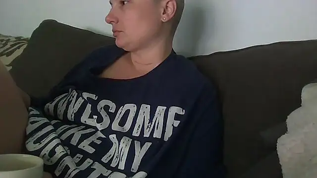 Snapshot of MilfyMrsRobinson chatting on 06.01.26 MilfyMrsRobinson online show from 06.01.26