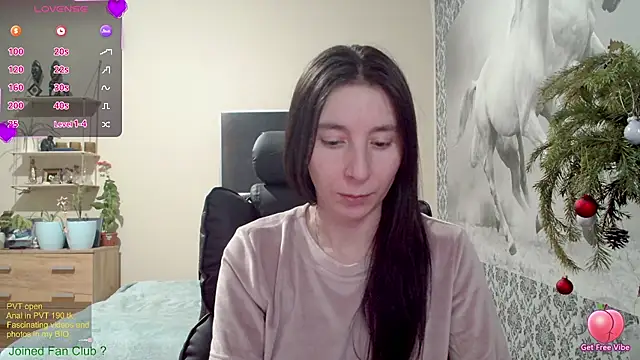 Snapshot of Wowpornoo chatting on 12.26.24 Wowpornoo online show from 12.26.24