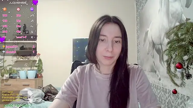 Snapshot of Wowpornoo chatting on 01.02.25 Wowpornoo online show from 01.02.25