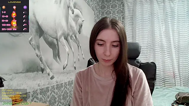 Snapshot of Wowpornoo chatting on 02.25.25 Wowpornoo online show from 02.25.25