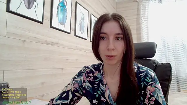 Snapshot of Wowpornoo chatting on 03.20.25 Wowpornoo online show from 03.20.25