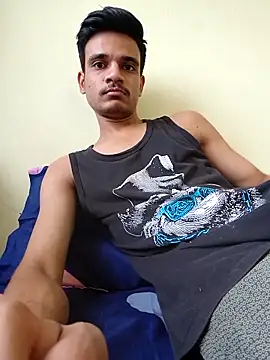 Snapshot of yashzae chatting on 09.17.25 yashzae online show from 09.17.25