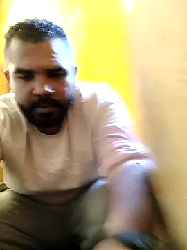 Snapshot of ListedLoin chatting on 01.04.25 ListedLoin online show from 01.04.25