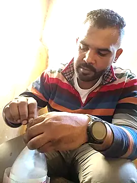 Snapshot of ListedLoin chatting on 01.06.25 ListedLoin online show from 01.06.25