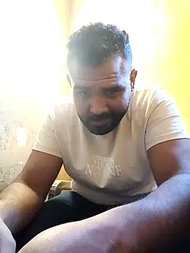 Snapshot of ListedLoin chatting on 01.11.25 ListedLoin online show from 01.11.25