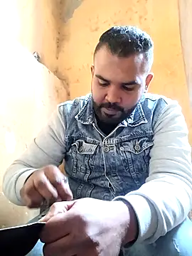 Snapshot of ListedLoin chatting on 02.08.25 ListedLoin online show from 02.08.25