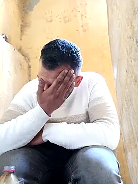 Snapshot of ListedLoin chatting on 02.15.25 ListedLoin online show from 02.15.25