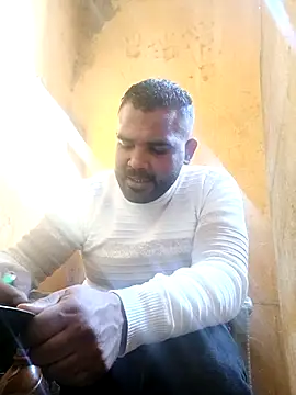 Snapshot of ListedLoin chatting on 02.26.25 ListedLoin online show from 02.26.25