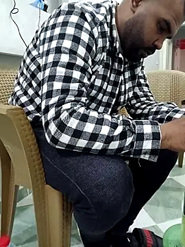 Snapshot of ListedLoin chatting on 03.10.25 ListedLoin online show from 03.10.25