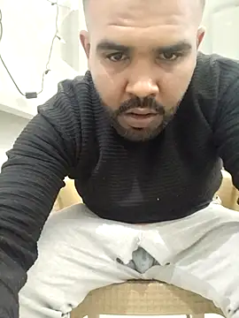 Snapshot of ListedLoin chatting on 03.11.25 ListedLoin online show from 03.11.25