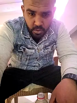 Snapshot of ListedLoin chatting on 03.22.25 ListedLoin online show from 03.22.25