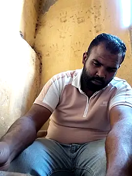 Snapshot of ListedLoin chatting on 10.30.25 ListedLoin online show from 10.30.25