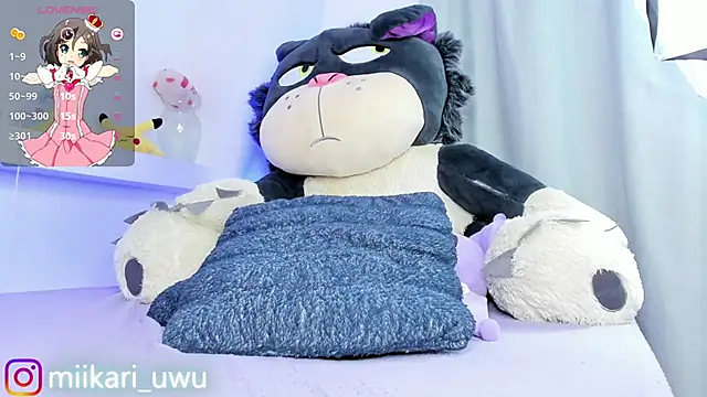 Ahri Elderwood online show from 02.04.25