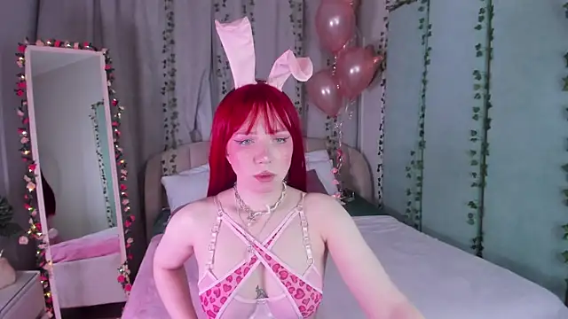 Love is Lola online show from 02.14.25