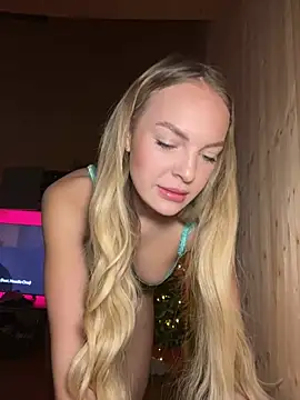 Snapshot of ChiaraVixen chatting on 12.15.24 ChiaraVixen online show from 12.15.24