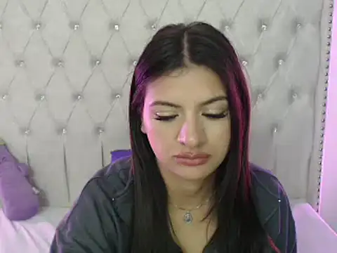 Abril Squirt online show from 02.13.25