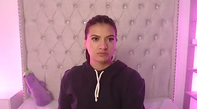 Abril Squirt online show from 02.20.25