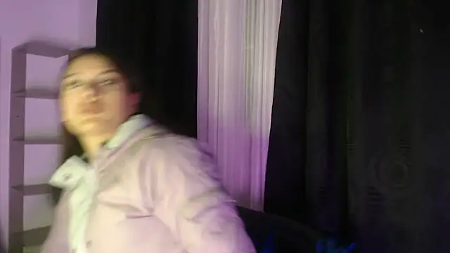 Abril Squirt online show from 09.15.25