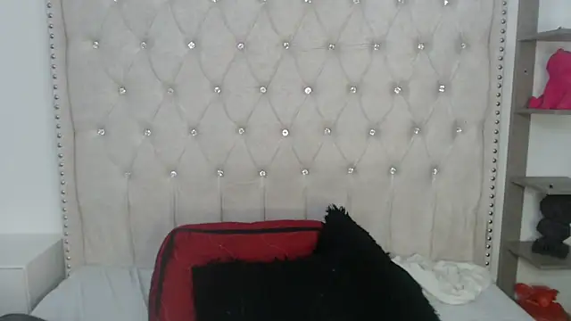 Abril Squirt online show from 02.06.26