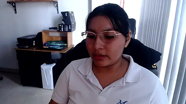 DyannaBloom online show from 08.04.26