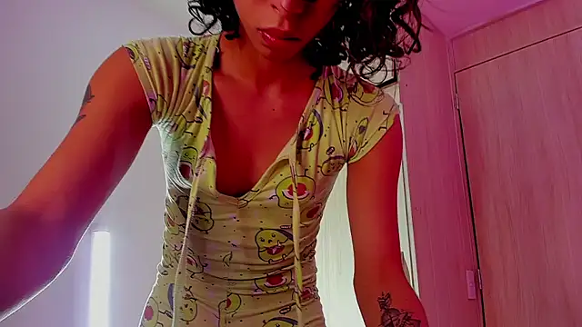 Snapshot of Bigcatalove chatting on 12.24.24 Bigcatalove online show from 12.24.24