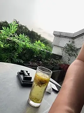 Eliza-E online show from 04.22.26