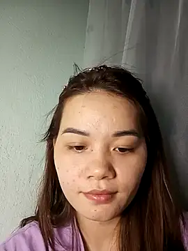 Ngoc-Trinh online show from 01.25.25