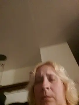 Snapshot of Icedcoffee2024 chatting on 10.17.25 Icedcoffee2024 online show from 10.17.25