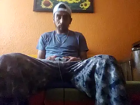 Snapshot of Angel_Coronel chatting on 01.20.25 Angel Coronel online show from 01.20.25