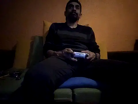 Snapshot of Angel_Coronel chatting on 02.14.25 Angel Coronel online show from 02.14.25