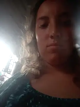 Lariamiga17 online show from 12.19.24