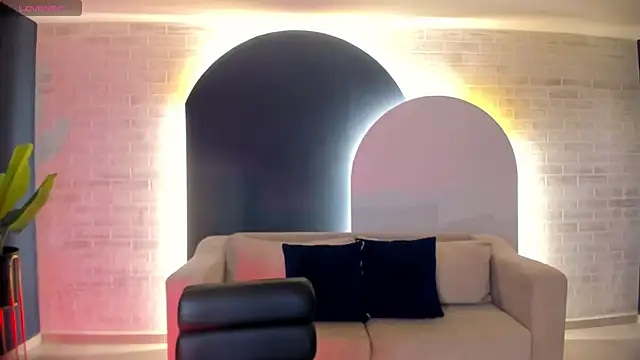 HannaConnor  online show from 09.11.25