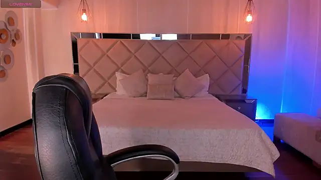 HannaConnor  online show from 11.01.25