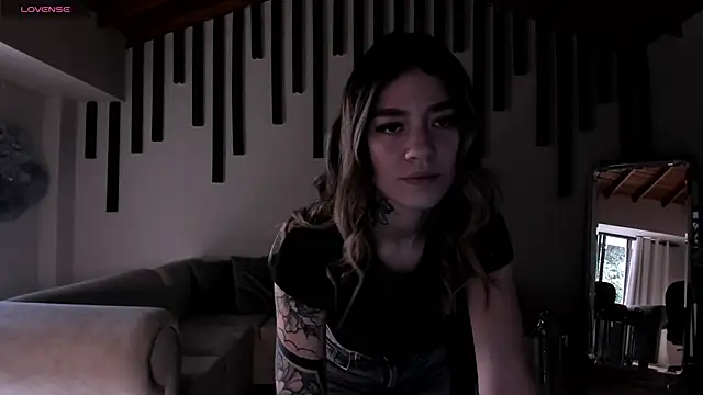 ViolettHansson online show from 09.10.25