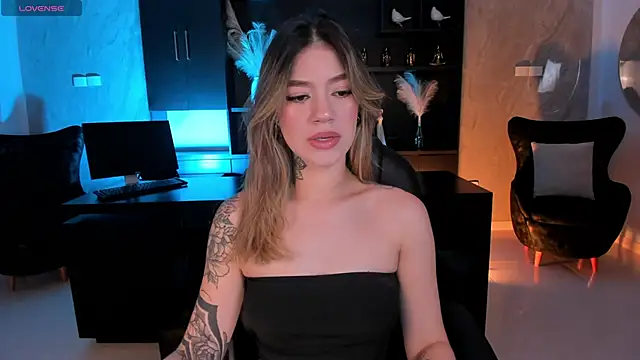 ViolettHansson online show from 09.30.25