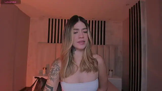 ViolettHansson online show from 04.20.26