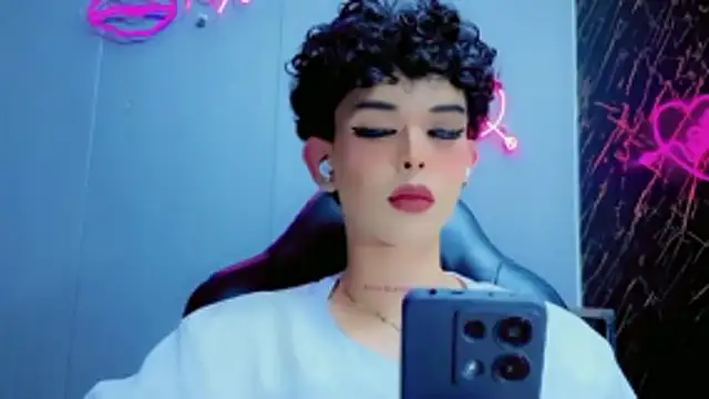 Snapshot of Marian_LV chatting on 11.20.25 Marian LV online show from 11.20.25