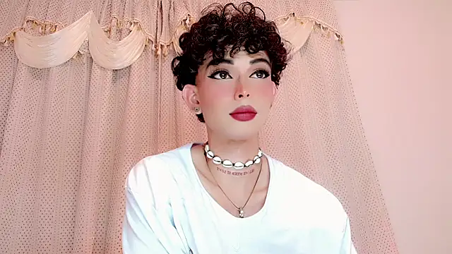 Snapshot of Marian_LV chatting on 12.14.25 Marian LV online show from 12.14.25