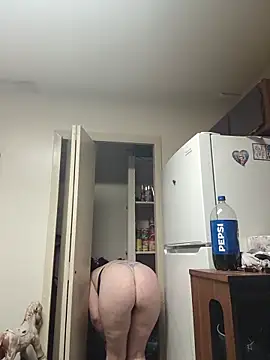 Snapshot of PhatAss_Kummmilla chatting on 10.12.25 PhatAss Kummmilla online show from 10.12.25