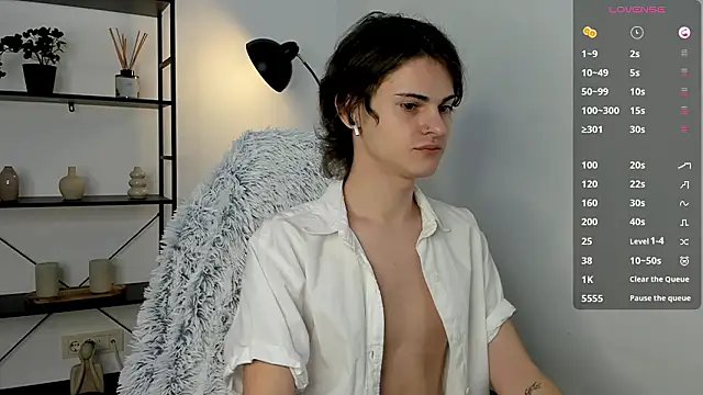 Snapshot of little_femb0y chatting on 02.12.26 little femb0y online show from 02.12.26