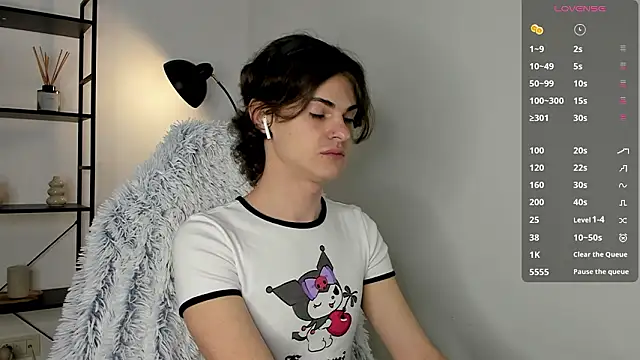 Snapshot of little_femb0y chatting on 02.13.26 little femb0y online show from 02.13.26