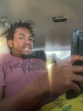 Snapshot of SlimeCrownzOut5 chatting on 12.20.24 SlimeCrownzOut5 online show from 12.20.24