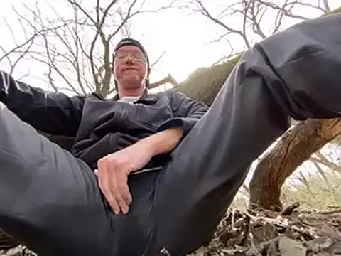 Snapshot of KrixKross chatting on 03.07.25 KrixKross online show from 03.07.25