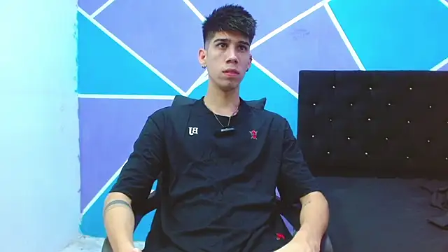 Snapshot of jhony-sex chatting on 12.04.24 jhony-sex online show from 12.04.24