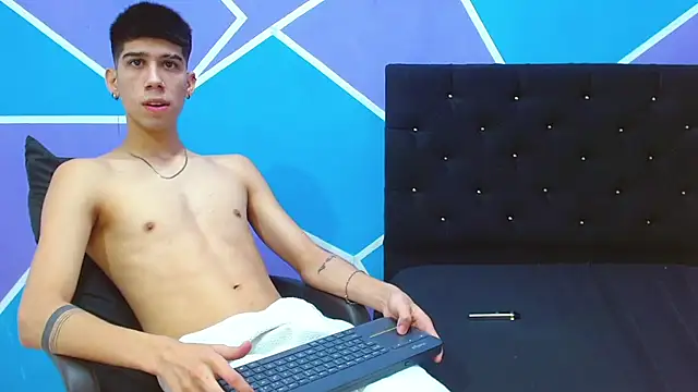 Snapshot of jhony-sex chatting on 12.24.24 jhony-sex online show from 12.24.24