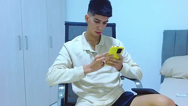 Snapshot of jhony-sex chatting on 10.15.25 jhony-sex online show from 10.15.25