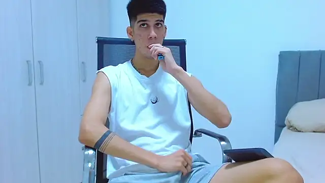 Snapshot of jhony-sex chatting on 10.17.25 jhony-sex online show from 10.17.25